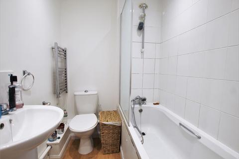 1 bedroom flat to rent, Epsom Road, Guildford GU1