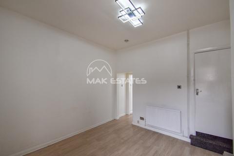 3 bedroom terraced house to rent, Carlton Road, Birmingham B9