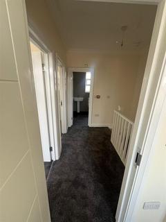 3 bedroom terraced house to rent, Aldborough Road South, Ilford IG3