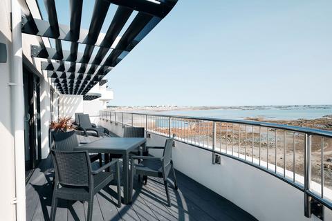 2 bedroom apartment for sale, Le Harve des Pas, Jersey JE2