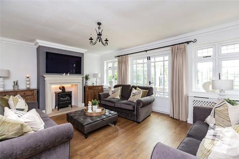4 Dorian Road, Hornchurch, RM12 4AW