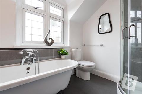 4 Dorian Road, Hornchurch, RM12 4AW