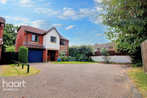 4 bedroom detached house for sale, Maybank, North Walsham