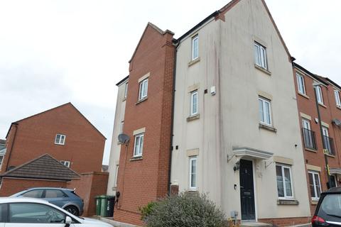 4 bedroom end of terrace house for sale, Dixon Close, Redditch B97