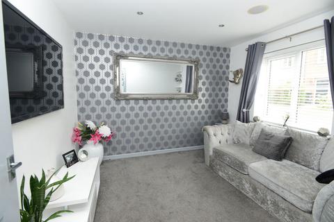 4 bedroom end of terrace house for sale, Dixon Close, Redditch B97