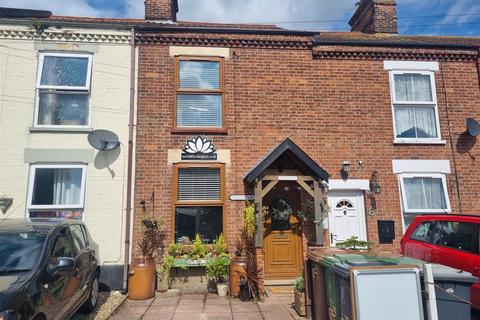 2 bedroom terraced house for sale, Beccles Road, St. Olaves