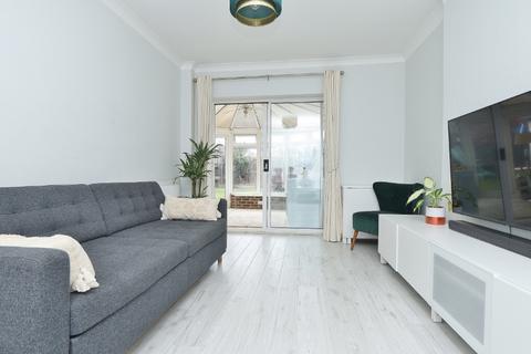 24 Fullers Close, Romford, RM5 3JS