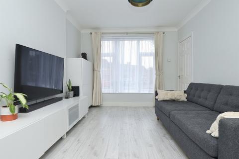 24 Fullers Close, Romford, RM5 3JS