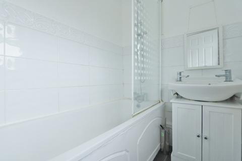 24 Fullers Close, Romford, RM5 3JS