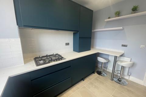 3 bedroom apartment to rent, Gondar Gardens, London NW6