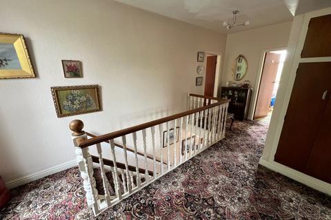 4 bedroom detached house for sale, Saddleworth Road, Greetland HX4