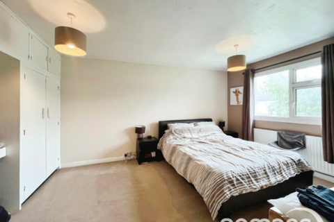 14 Brocas Drive, Basingstoke, RG21 5LT