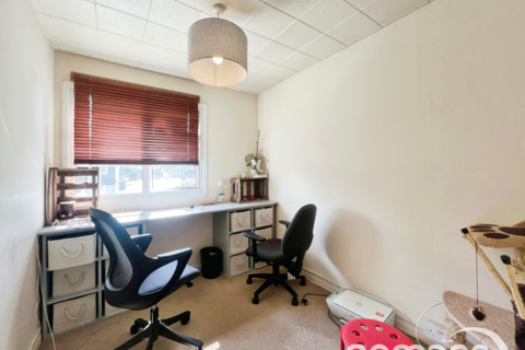 14 Brocas Drive, Basingstoke, RG21 5LT
