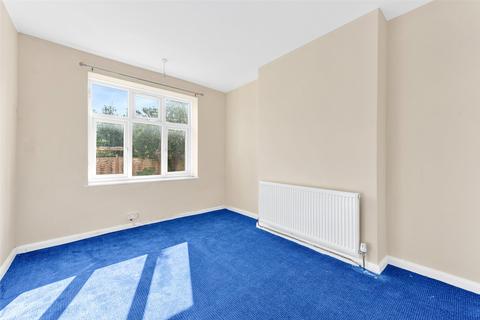 2 bedroom apartment for sale, Robins Court, Chinbrook Road, Grove Park, London, SE12