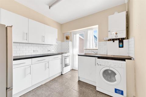 2 bedroom apartment for sale, Robins Court, Chinbrook Road, Grove Park, London, SE12