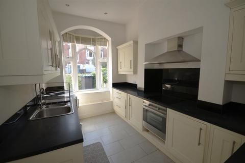 2 bedroom flat to rent, Woodland Gardens, London N10