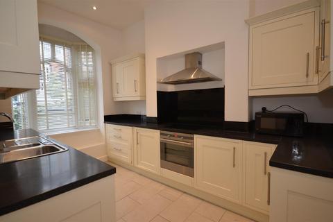 2 bedroom flat to rent, Woodland Gardens, London N10