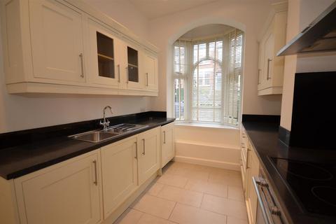 2 bedroom flat to rent, Woodland Gardens, London N10