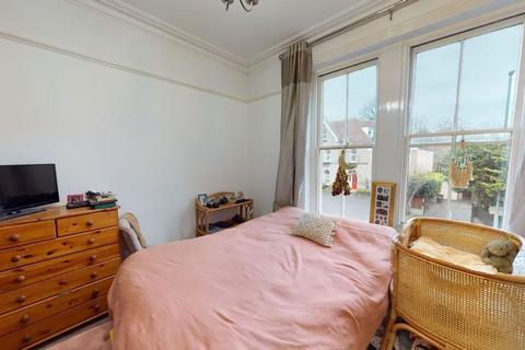 2 bedroom flat for sale, St. Georges Square, Maidstone, Kent, ME16 8JQ