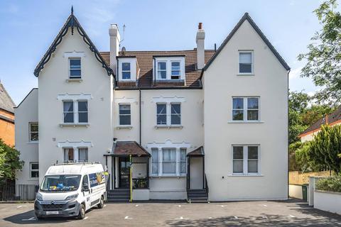 2 bedroom flat for sale, Valley Road, Streatham, London, SW16