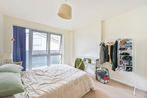 1 bedroom flat to rent, Cable Street, Shadwell, London, E1