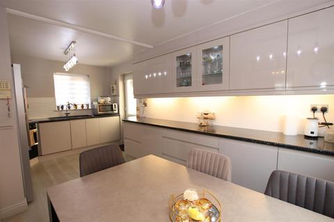 2 Shetland Close, Bradford, BD2 1HA