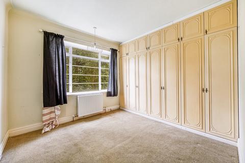 29 Barons Keep, London, W14 9AT