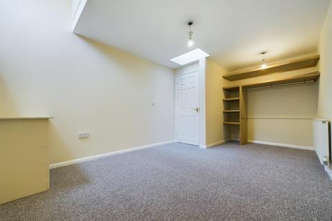 3 bedroom semi-detached house to rent, Holmer, Hereford HR4