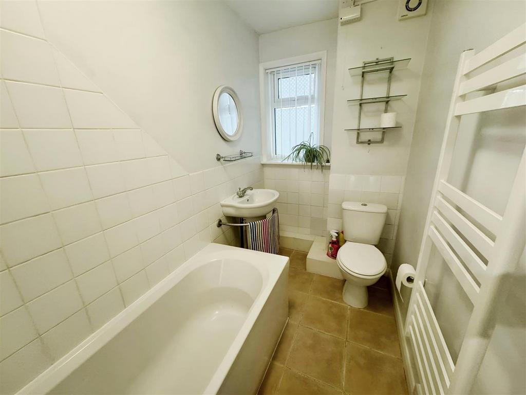 Bathroom.JPEG