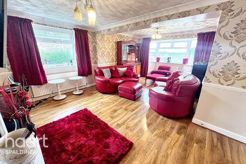 2 bedroom detached bungalow for sale, Moulton PE12