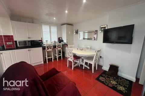 2 bedroom detached bungalow for sale, Moulton PE12