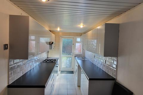 undefined, Luton LU1