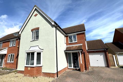 4 bedroom detached house for sale, Quinnell Way, NR32 4WL