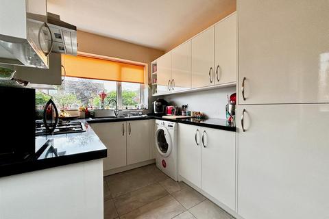 3 bedroom semi-detached house for sale, Goodwood Avenue, Kippax, Leeds