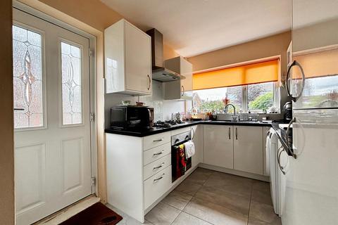 3 bedroom semi-detached house for sale, Goodwood Avenue, Kippax, Leeds