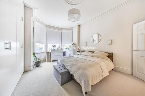 2 bedroom flat for sale, Barnard Hill, Muswell Hill