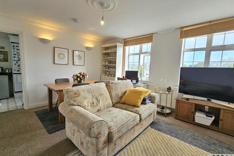 4 bedroom flat for sale, Sussex Mansions, Cornfield Terrace, Eastbourne BN21