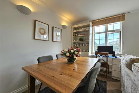 4 bedroom flat for sale, Sussex Mansions, Cornfield Terrace, Eastbourne BN21