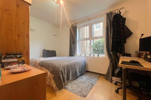 3 bedroom duplex to rent, Tooting Bec Road, London, SW17