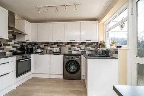 33 Howards Drive, Hemel Hempstead, HP1 3NG