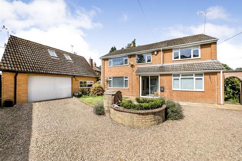 4 bedroom detached house for sale, Wheatcroft Avenue, Bewdley, Worcestershire, DY12