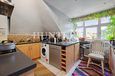 2 bedroom flat for sale, Chatsworth Road, London, NW2