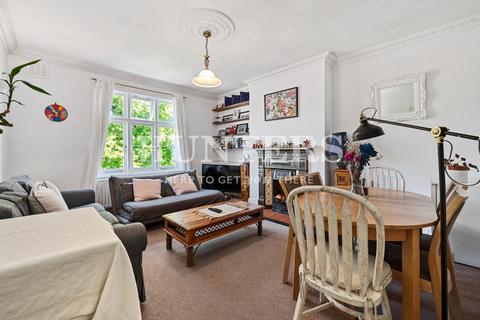 2 bedroom flat for sale, Chatsworth Road, London, NW2