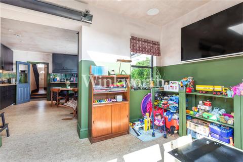 68 Newlyn Road, London, N17 6RX