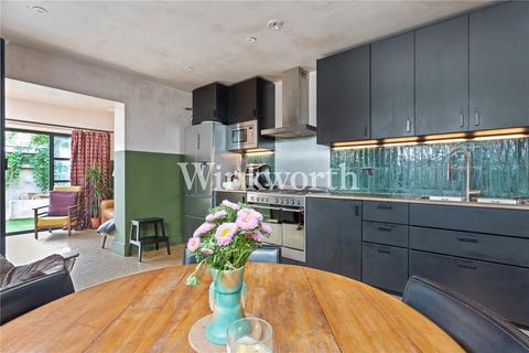 68 Newlyn Road, London, N17 6RX
