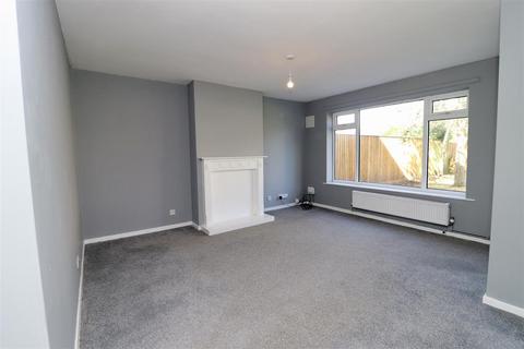 3 bedroom end of terrace house to rent, Grove Park, Beverley