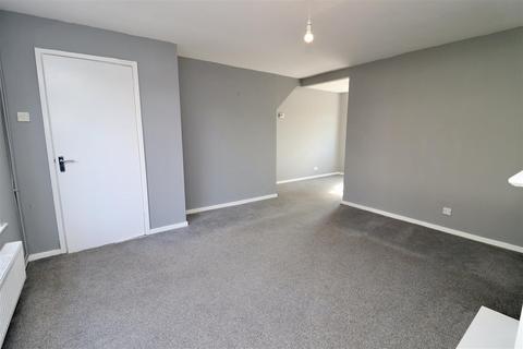 3 bedroom end of terrace house to rent, Grove Park, Beverley