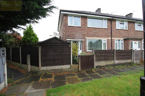 3 bedroom end of terrace house for sale, Lowther Gardens Flixton