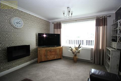 3 bedroom end of terrace house for sale, Lowther Gardens Flixton