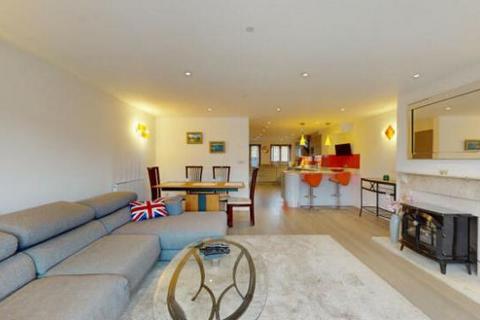 4 bedroom townhouse to rent, Windsor,  Berkshire,  SL4